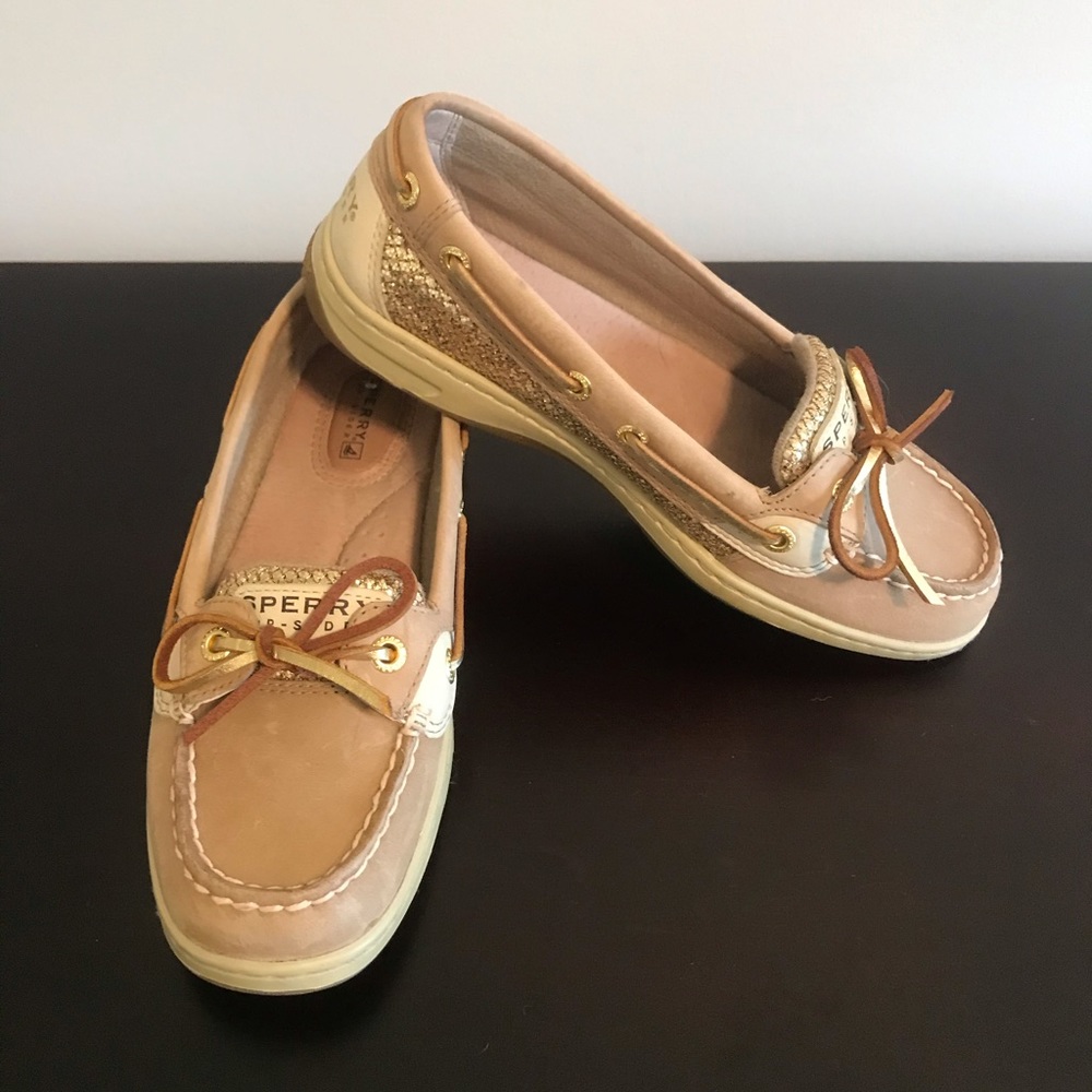 NEW! Women’s size 6 gold glitter Sperry’s